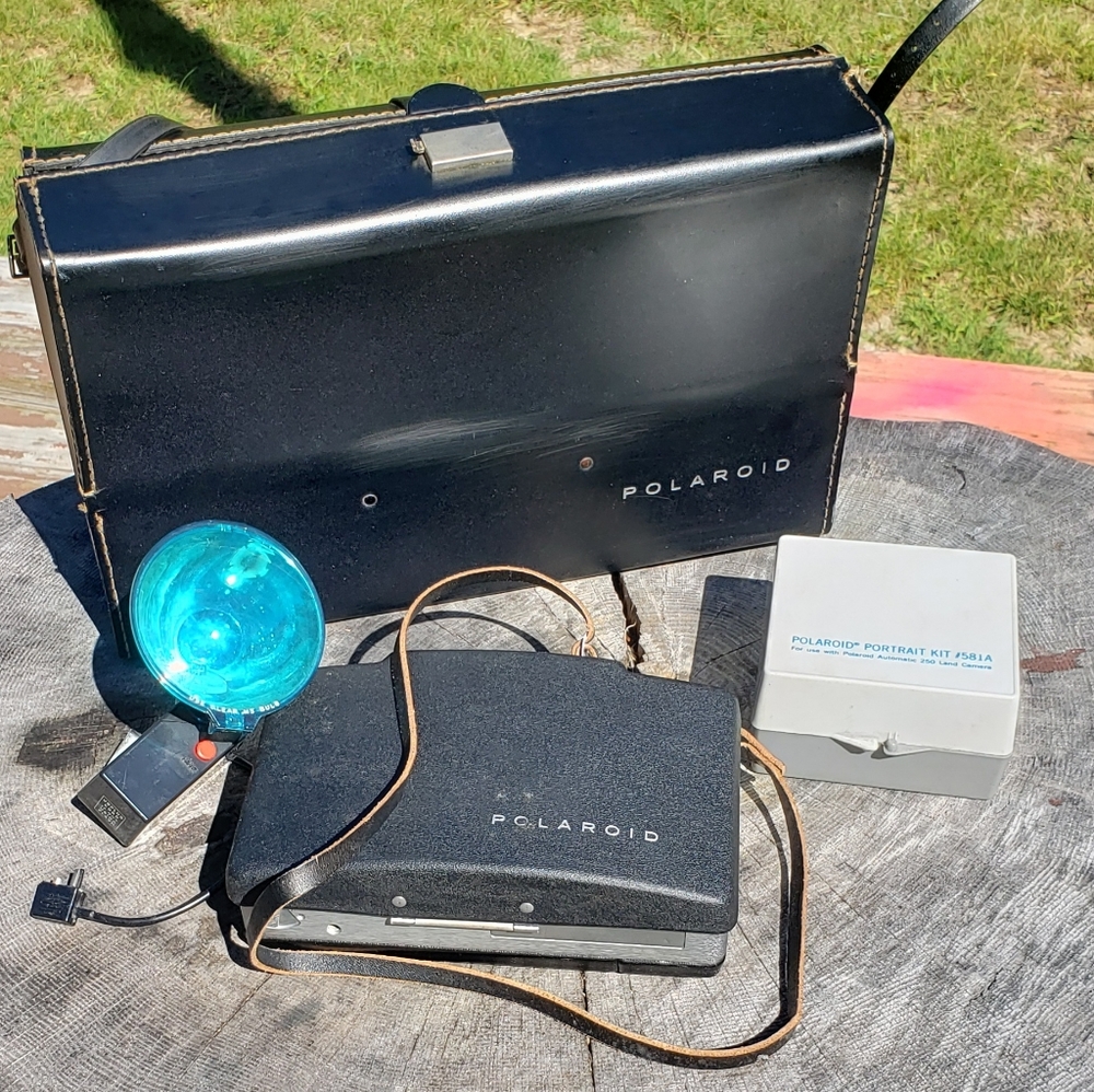 Polaroid Automatic 250 Land Camera Kit